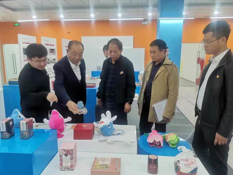 乐陵市驻津流动党员党委书记刘相泉一行莅临天津艺点意创科技有限公司考察交流