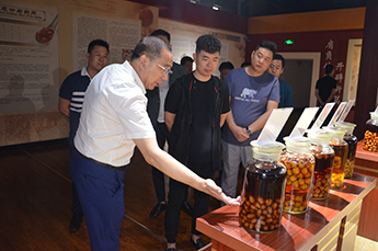 王一帆董事长来恒运能源集团旗下农业产业百枣纲目（集团）考察