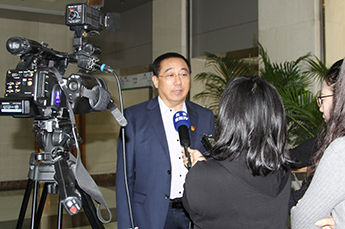 恒运能源集团董事局主席李长云作为企业家代表受邀参加 促进民营经济、中小企业发展实施方案发布会暨热点问题解读会