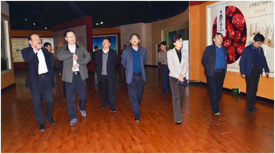 陕西省清涧县副县长苗玉祥一行到百枣纲目参观考察
