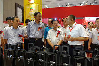 相约乐陵 枣赢未来 枣博会现场百枣纲目（集团）展位客商云集