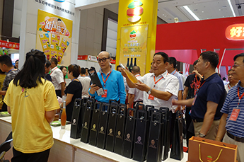 相约乐陵 枣赢未来 枣博会现场百枣纲目（集团）展位客商云集