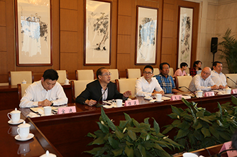 恒运能源集团董事局主席李长云受邀参加民营企业家座谈会