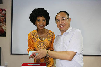 病情肆虐 爱域无疆——恒运能源集团为非洲埃博拉防治捐资